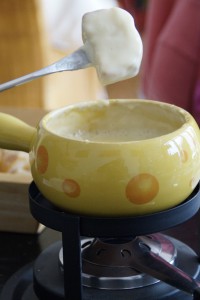 Das Schweizer Käsefondue ist weltweit bekannt.